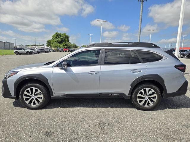 Used 2024 Subaru Outback Premium AWD/4WD image 4