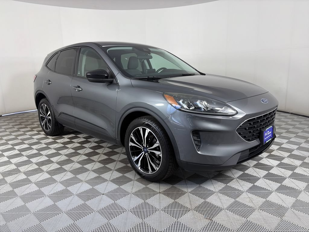 Certified 2022 Ford Escape SE w/ SE Sport Appearance Package AWD/4WD image 1