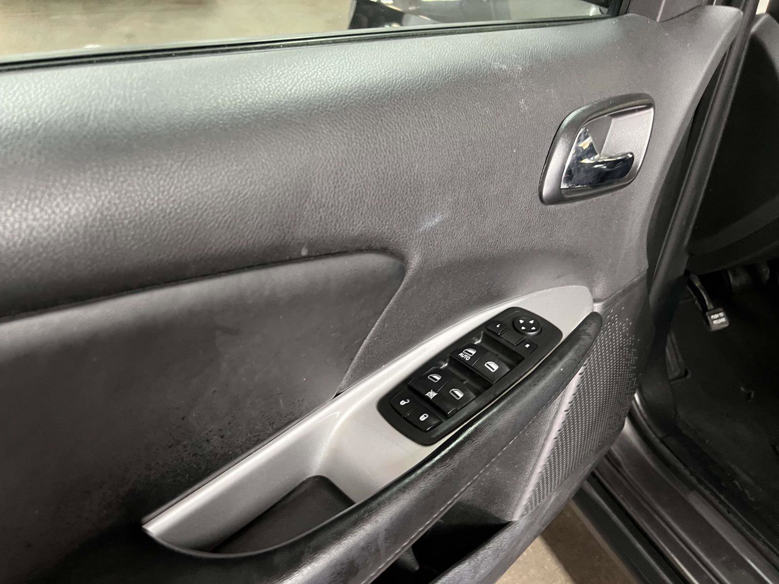 Used 2017 Dodge Journey SE image 15