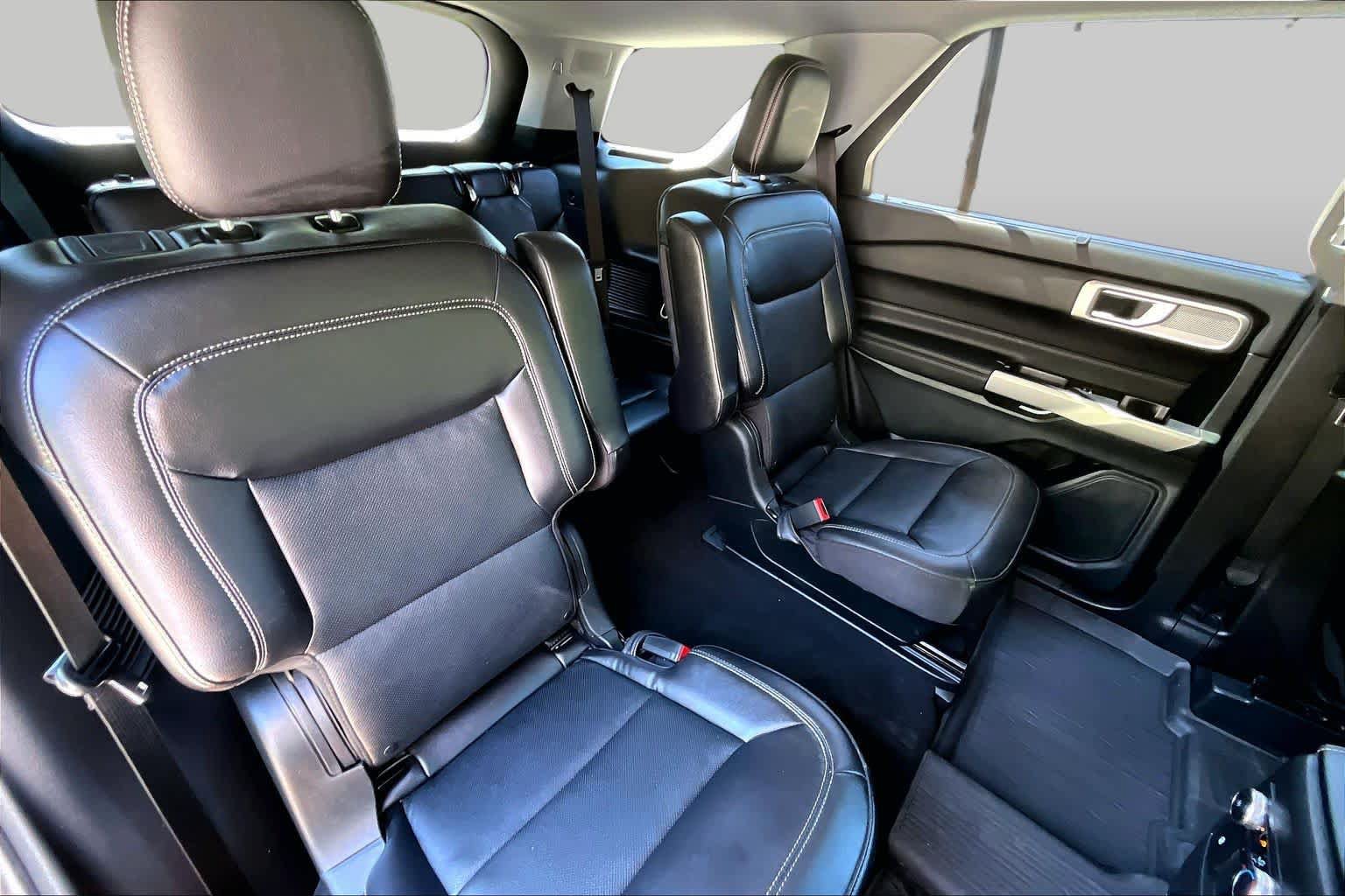 Certified 2023 Ford Explorer Limited w/ Hybrid Equipment Group 310A AWD/4WD image 20