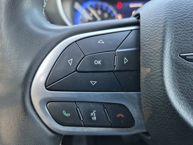 Used 2023 Chrysler Pacifica Touring-L FWD image 14