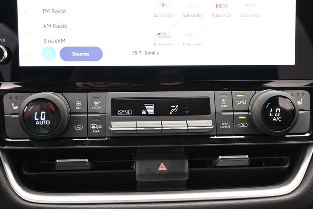 Used 2025 Toyota Grand Highlander AWD image 23