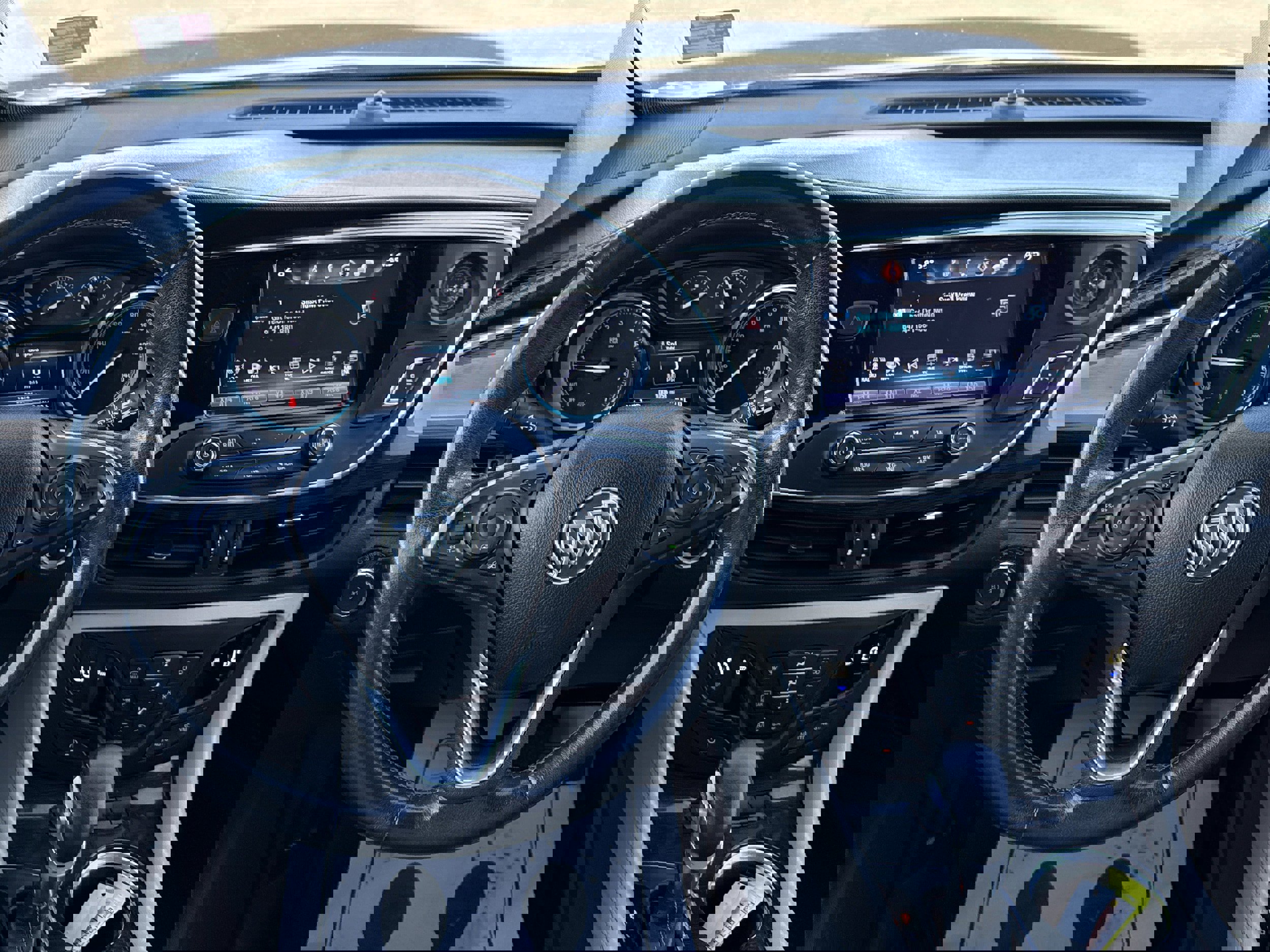 Used 2017 Buick Envision Essence image 9