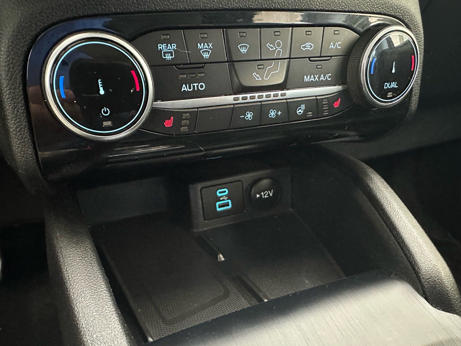 Certified 2022 Ford Escape SEL w/ Technology Package FWD image 32