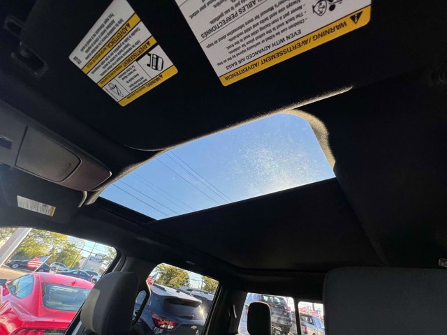 Certified 2022 Ford F150 XLT w/ Equipment Group 302A High image 40