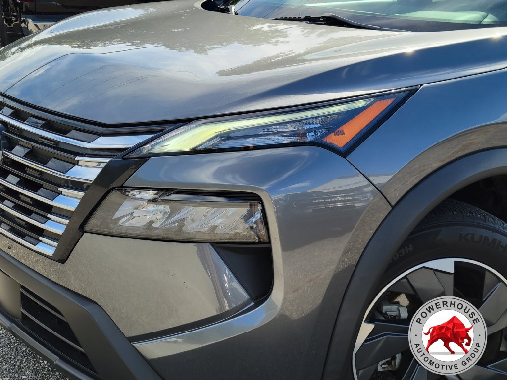 Used 2024 Nissan Rogue SV FWD image 11