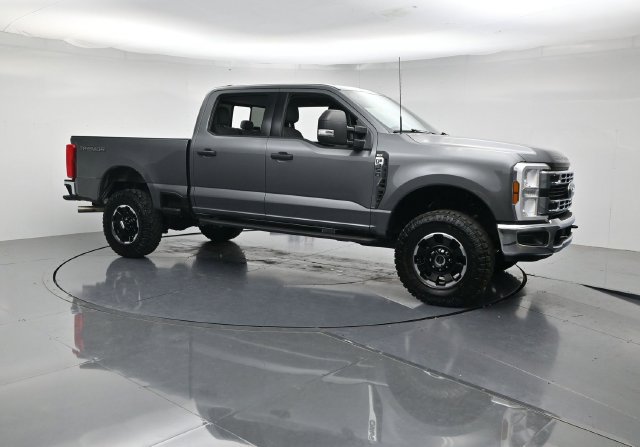 Certified 2025 Ford F350 XLT w/ Tremor Off-Road Package AWD/4WD image 3