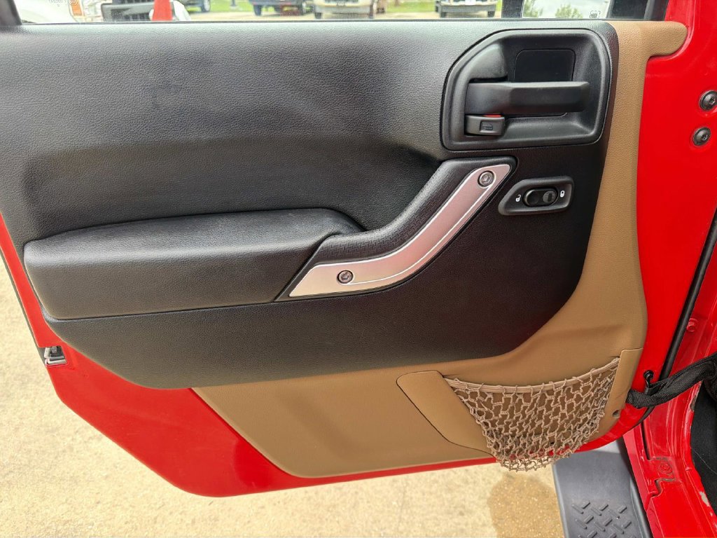 Used 2018 Jeep Wrangler Unlimited Sahara AWD/4WD image 20