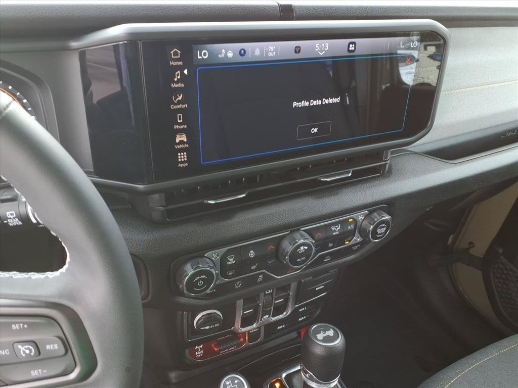 Used 2025 Jeep Wrangler Unlimited Sport AWD/4WD image 16