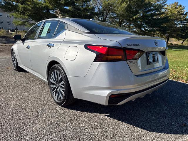 Used 2024 Nissan Altima 2.5 SV FWD image 40