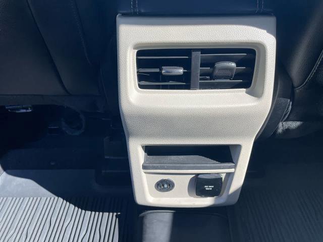 Certified 2024 Ford Edge Titanium w/ Class II Trailer Tow Package image 17