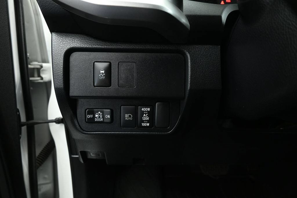 Used 2021 Toyota Tacoma SR5 w/ Trail Edition AWD/4WD image 10