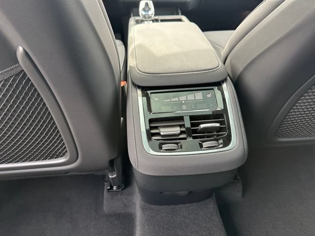 Used 2025 Volvo XC90 B6 Plus AWD/4WD image 18