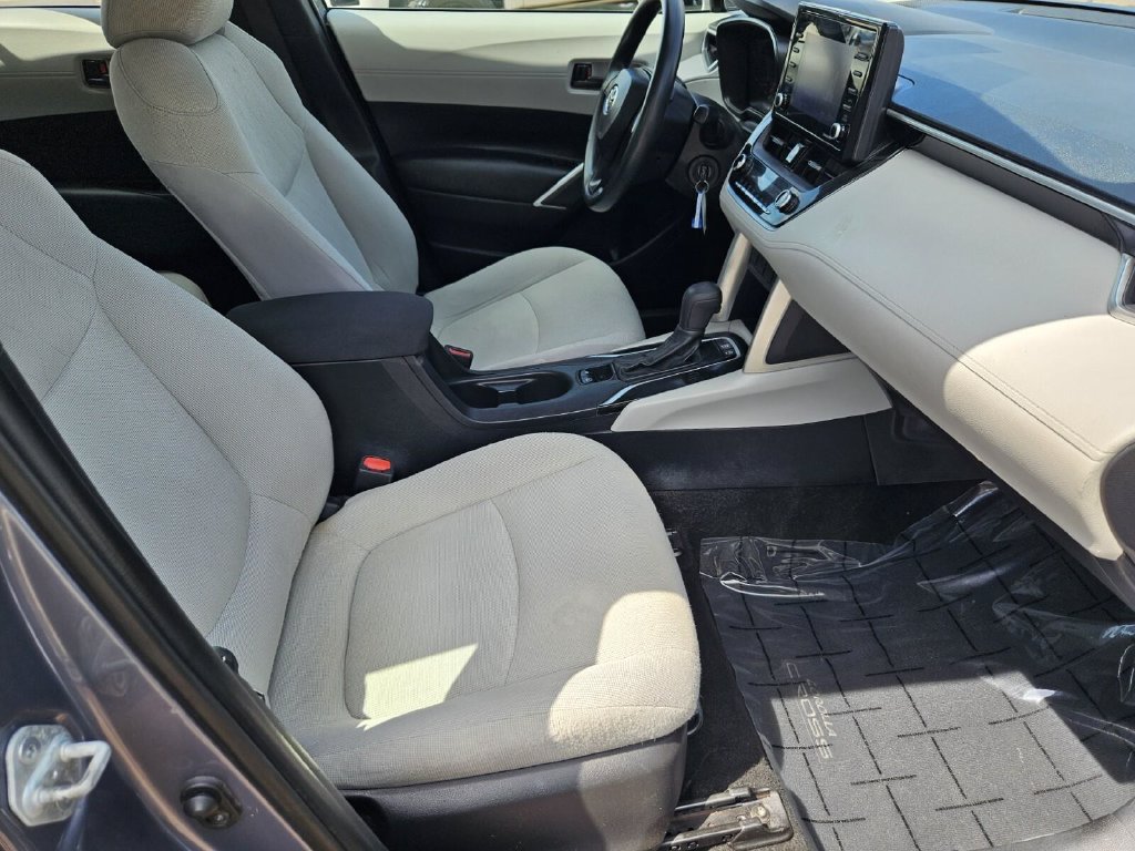 Used 2022 Toyota Corolla Cross L FWD image 11
