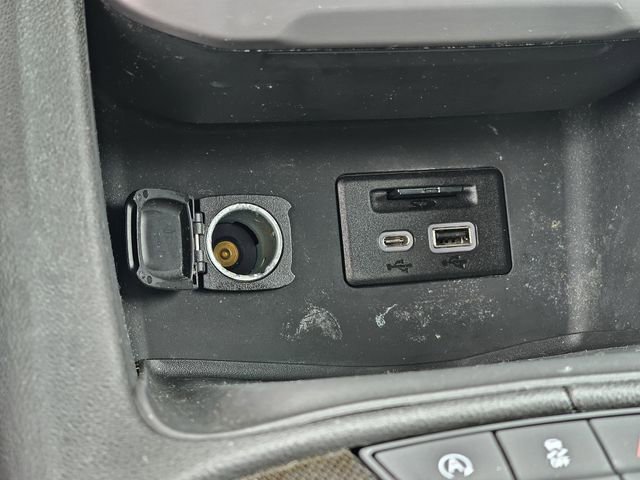 Used 2023 GMC Acadia AT4 w/ Technology Package image 23