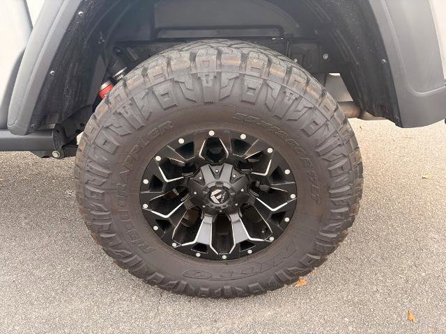 Used 2024 Jeep Gladiator Mojave w/ Steel Bumper Group image 30