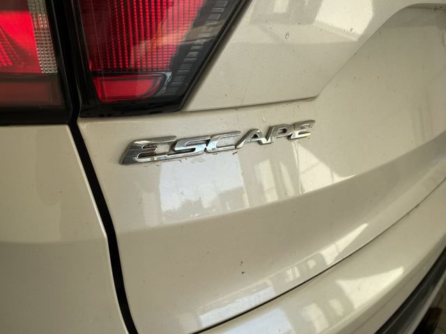 Certified 2017 Ford Escape SE AWD/4WD image 13