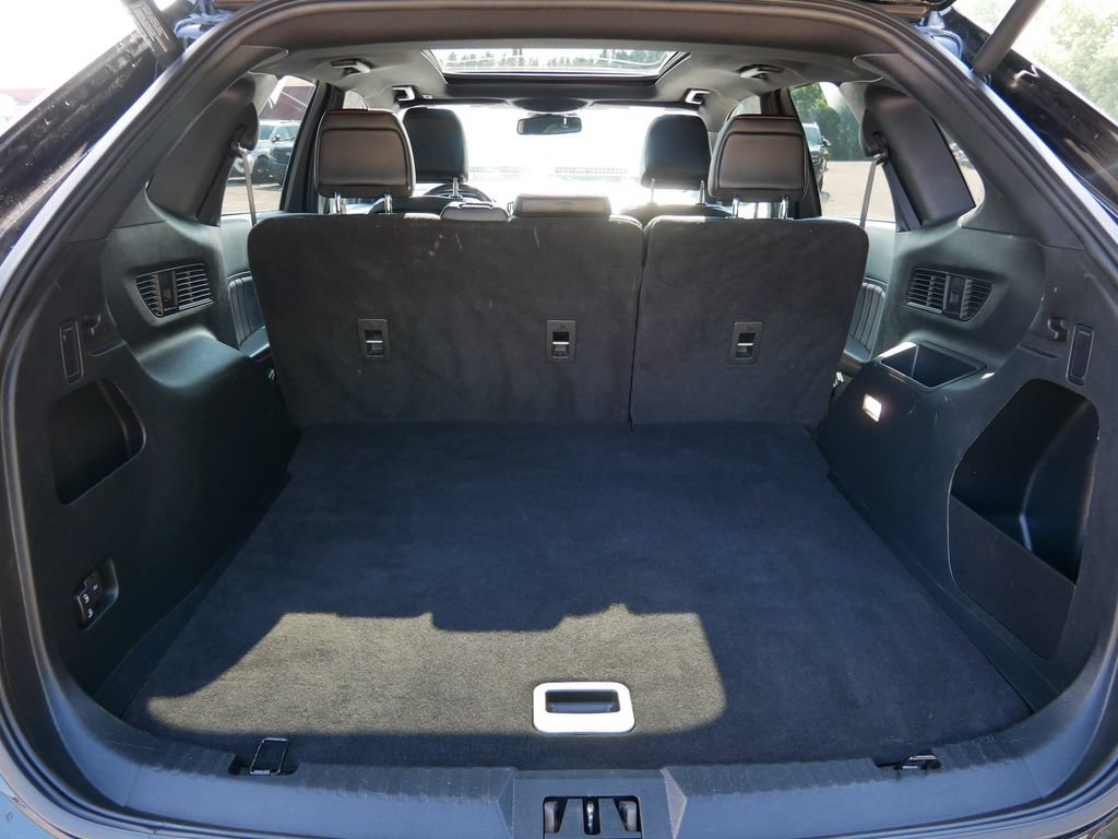 Certified 2022 Ford Edge ST-Line w/ Class II Trailer Tow Package AWD/4WD image 9