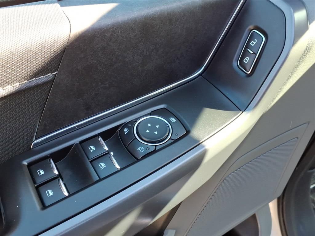 Certified 2025 Ford F150 XLT w/ Equipment Group 301A Standard image 16