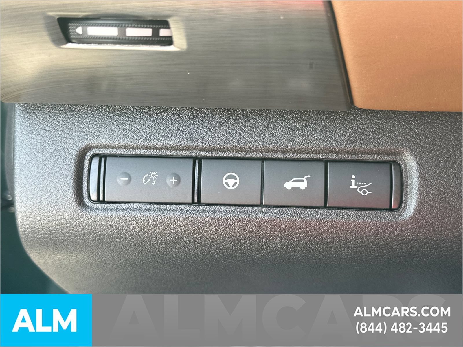 Used 2025 Nissan Pathfinder Platinum FWD image 30