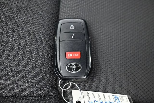 Used 2025 Toyota 4Runner SR5 AWD/4WD image 26