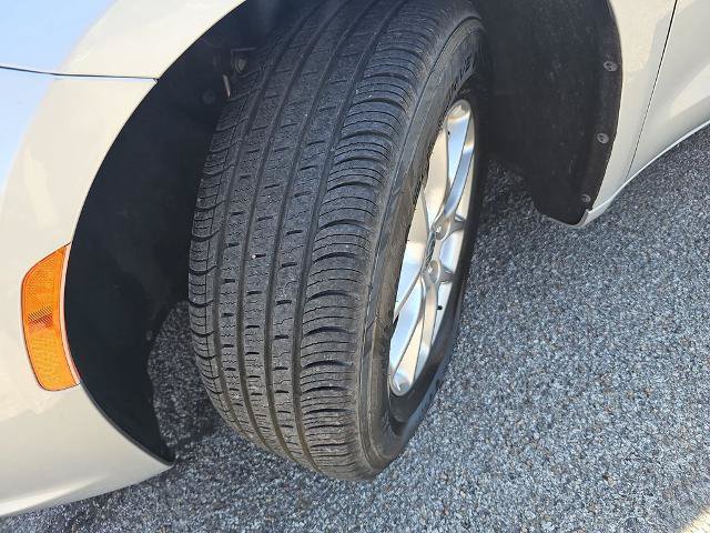 Used 2024 Chrysler Pacifica Touring-L FWD image 31