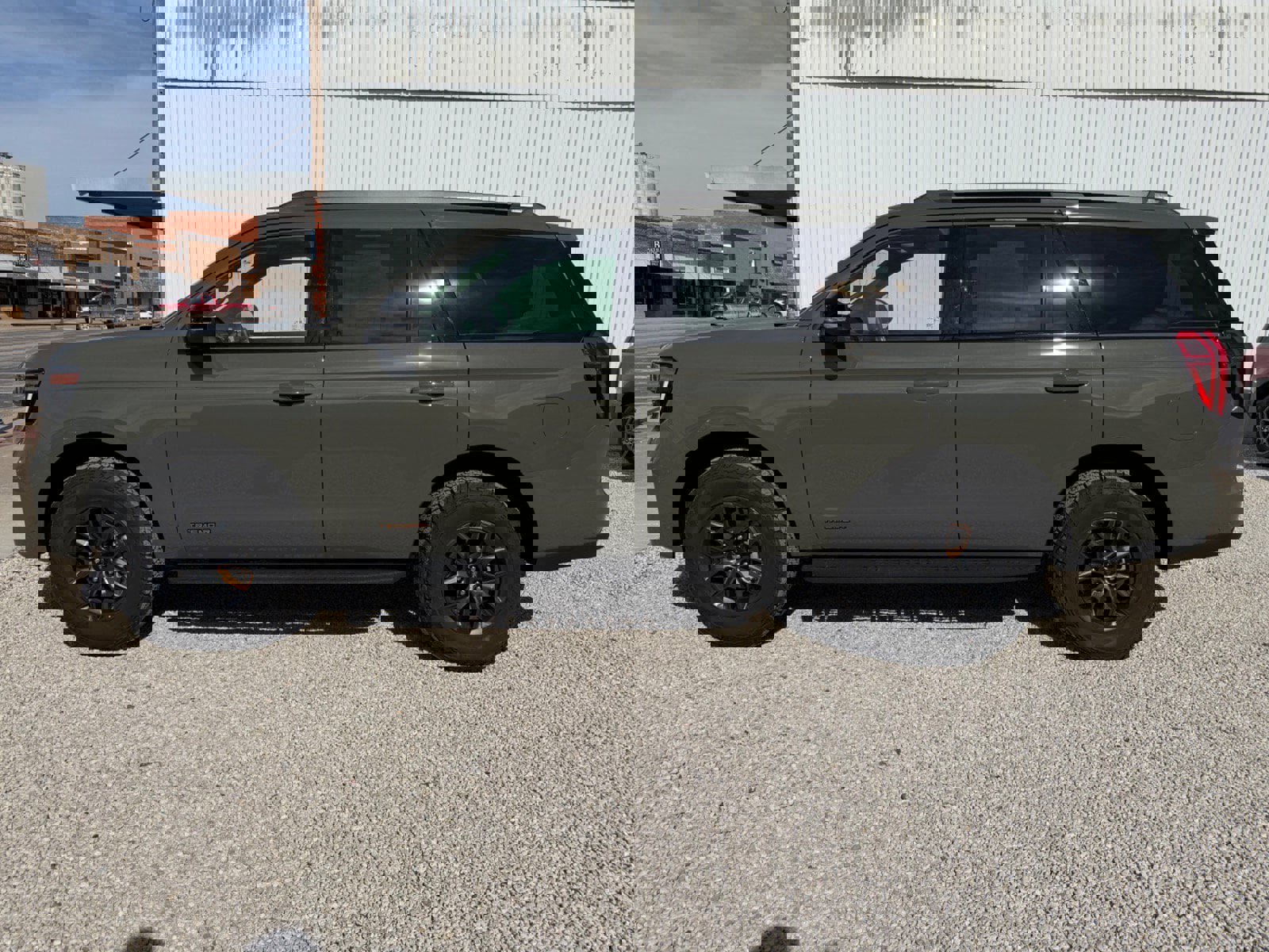 Certified 2025 Ford Expedition Tremor image 2