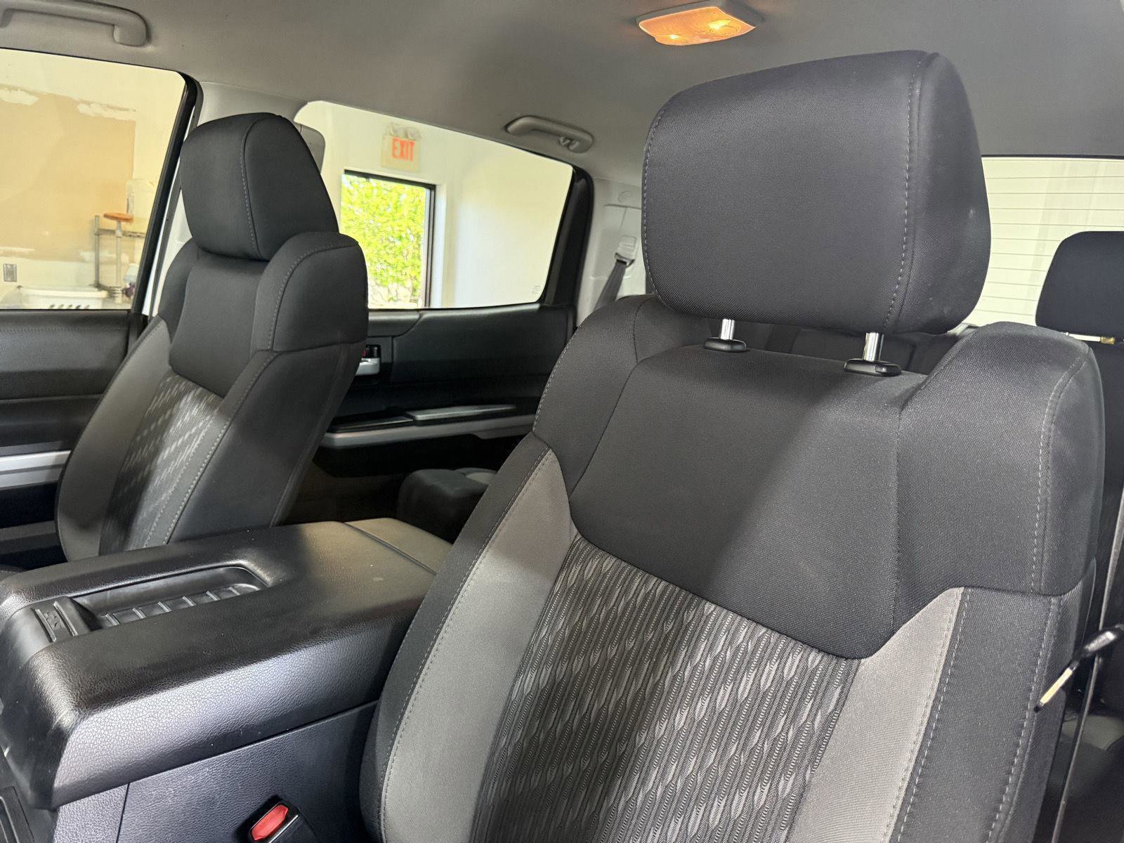 Used 2020 Toyota Tundra SR5 w/ SR5 Upgrade Package AWD/4WD image 18