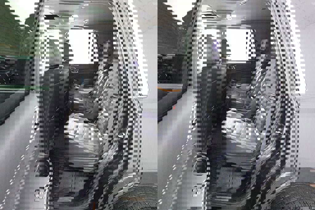 Used 2020 GMC Yukon Denali w/ Denali Ultimate Black Edition image 25