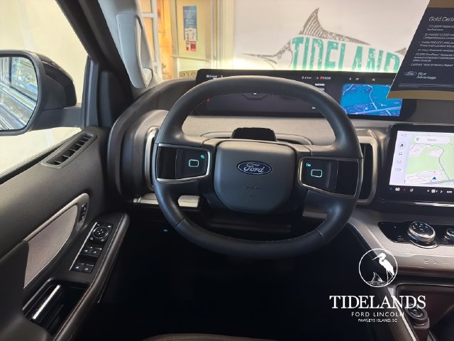 Certified 2025 Ford Expedition Active RWD image 17