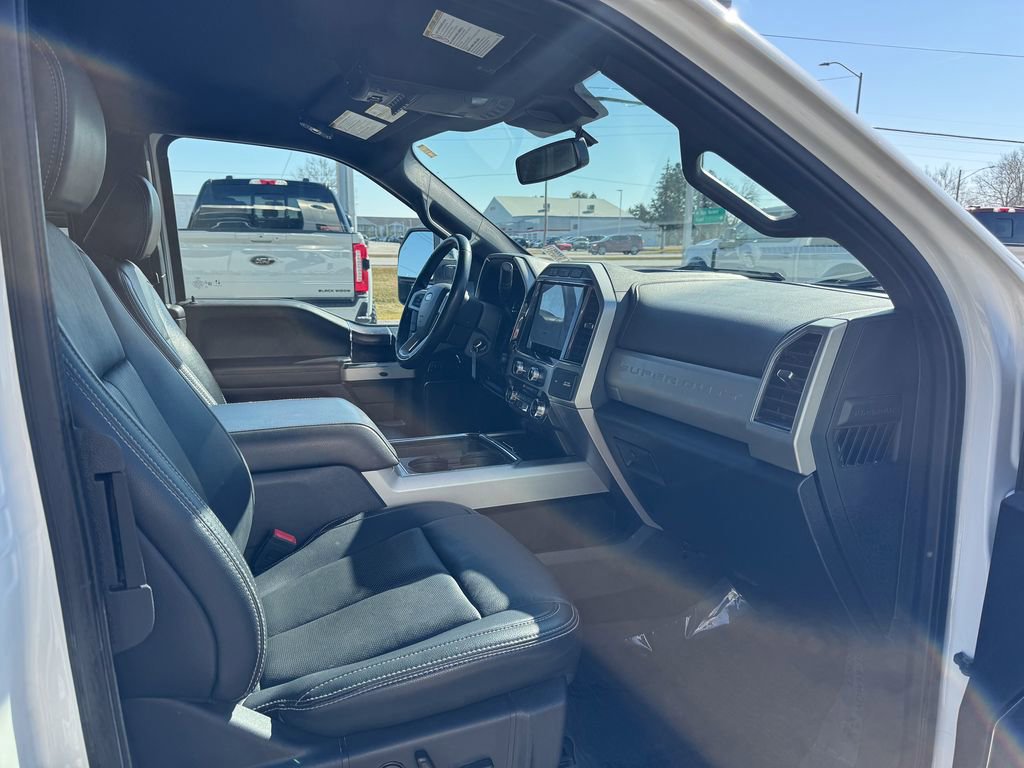 Certified 2022 Ford F350 Lariat w/ Chrome Package image 19