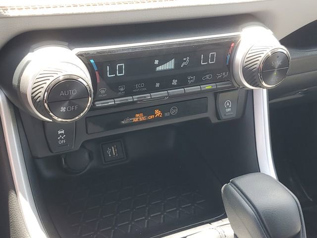 Used 2025 Toyota RAV4 XLE w/ Convenience Package FWD image 27
