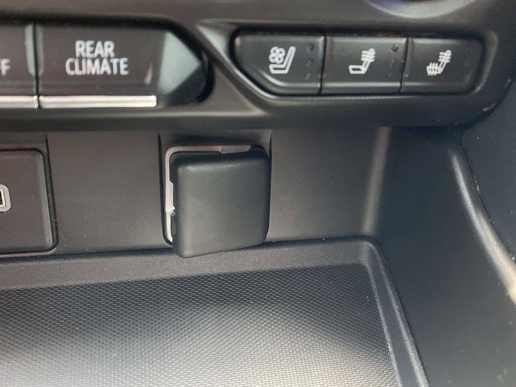Used 2021 GMC Yukon AT4 w/ Rear Media and Nav Package AWD/4WD image 32