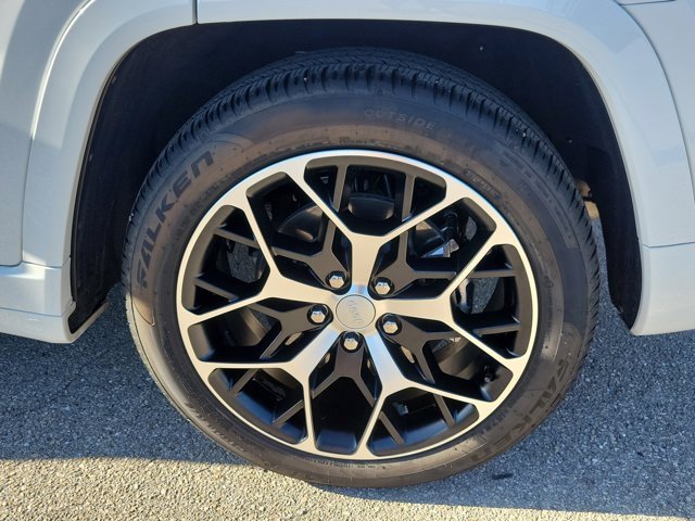 Used 2022 Jeep Grand Cherokee Summit image 11