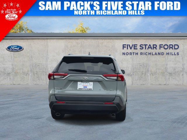 Used 2022 Toyota RAV4 XLE Premium FWD image 8