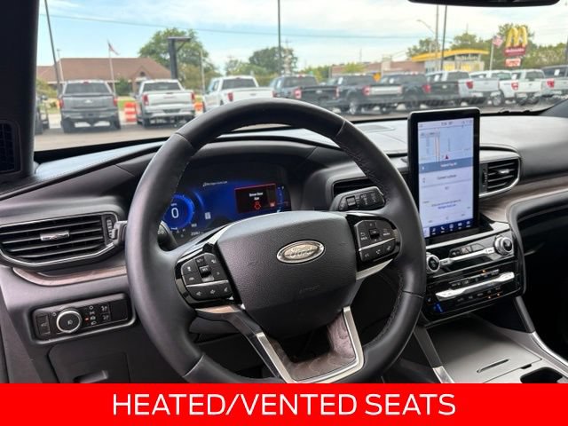 Certified 2023 Ford Explorer Platinum w/ Technology Package AWD/4WD image 4