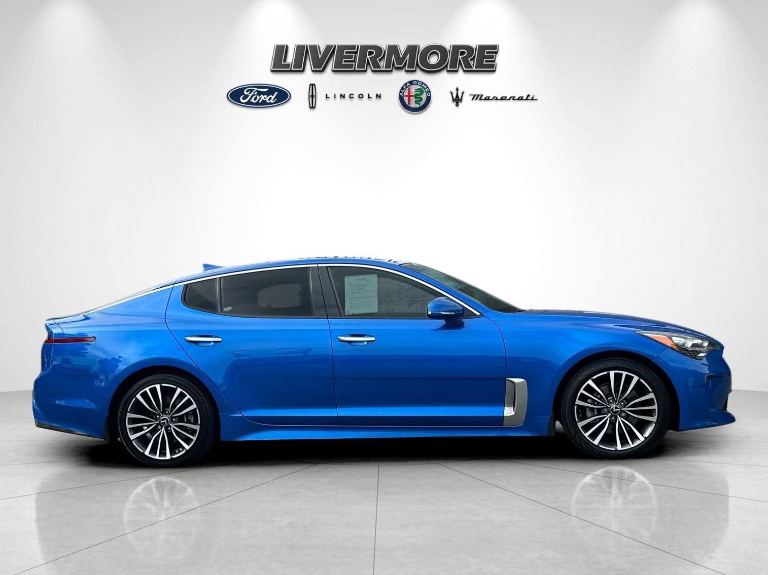 Used 2018 Kia Stinger Premium RWD image 2