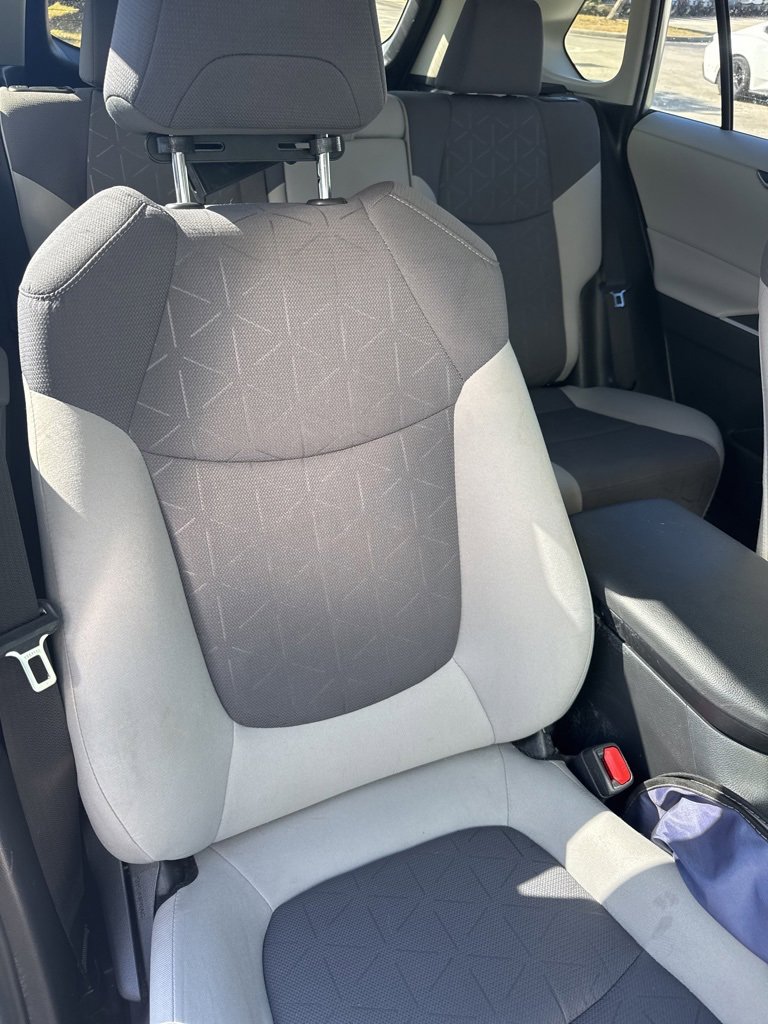 Used 2021 Toyota RAV4 XLE image 8