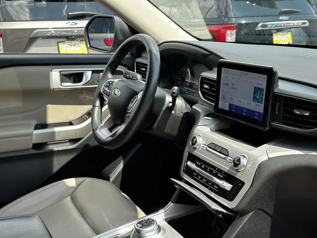 Certified 2023 Ford Explorer XLT w/ Equipment Group 202A AWD/4WD image 32