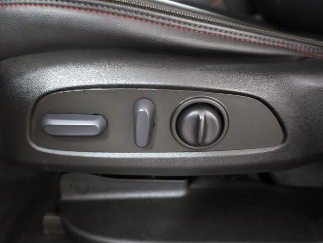 Used 2022 Chevrolet Traverse RS image 25