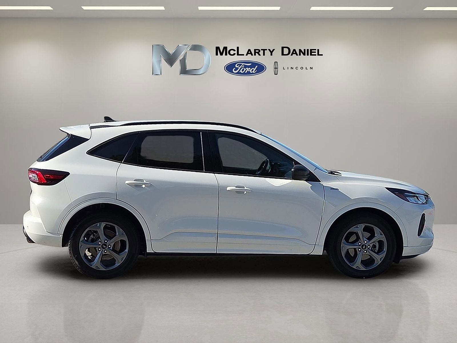 Certified 2023 Ford Escape ST-Line w/ Tech Pack #1 FWD image 6