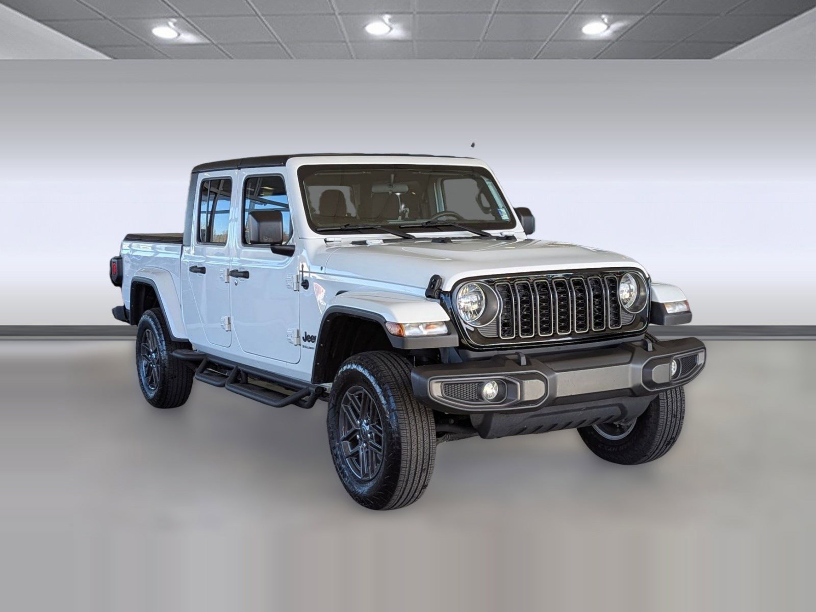 Used 2023 Jeep Gladiator Sport image 7