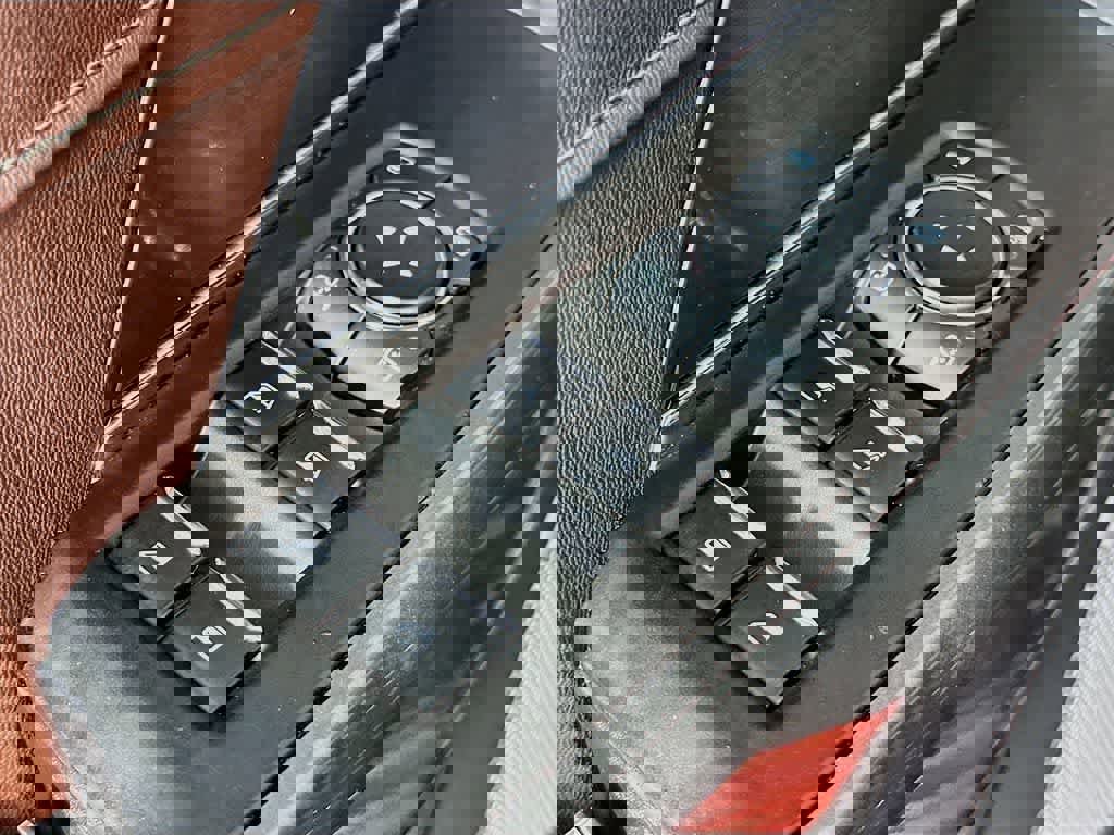 Certified 2023 Ford F150 Lariat w/ Equipment Group 502A High image 30