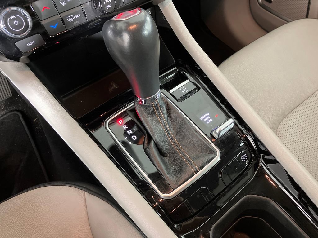 Used 2022 Jeep Compass Limited w/ Sun and Sound Group image 27