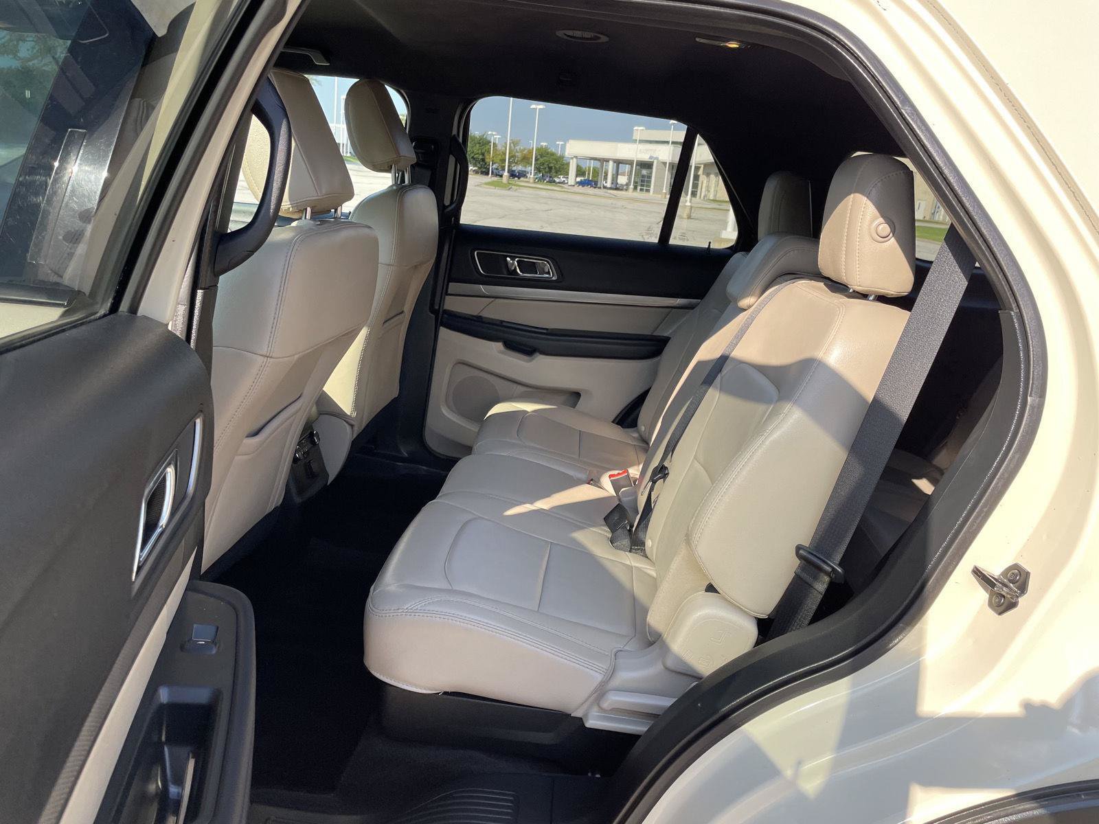 Certified 2018 Ford Explorer XLT w/ Equipment Group 202A AWD/4WD image 20