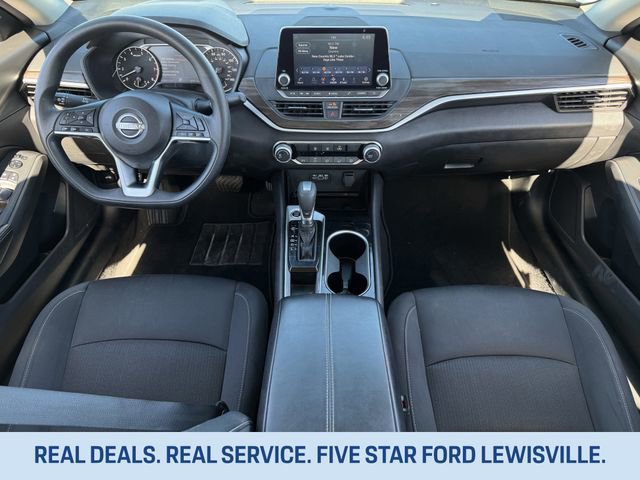 Used 2024 Nissan Altima 2.5 SV image 9