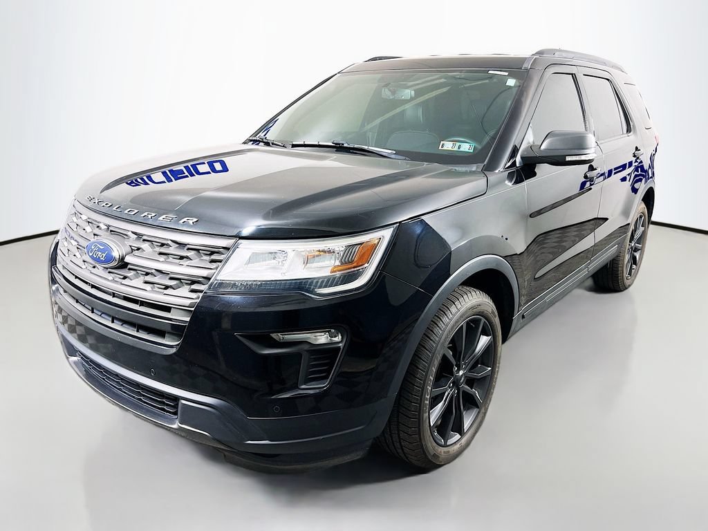 Certified 2018 Ford Explorer XLT w/ Equipment Group 202A AWD/4WD image 4