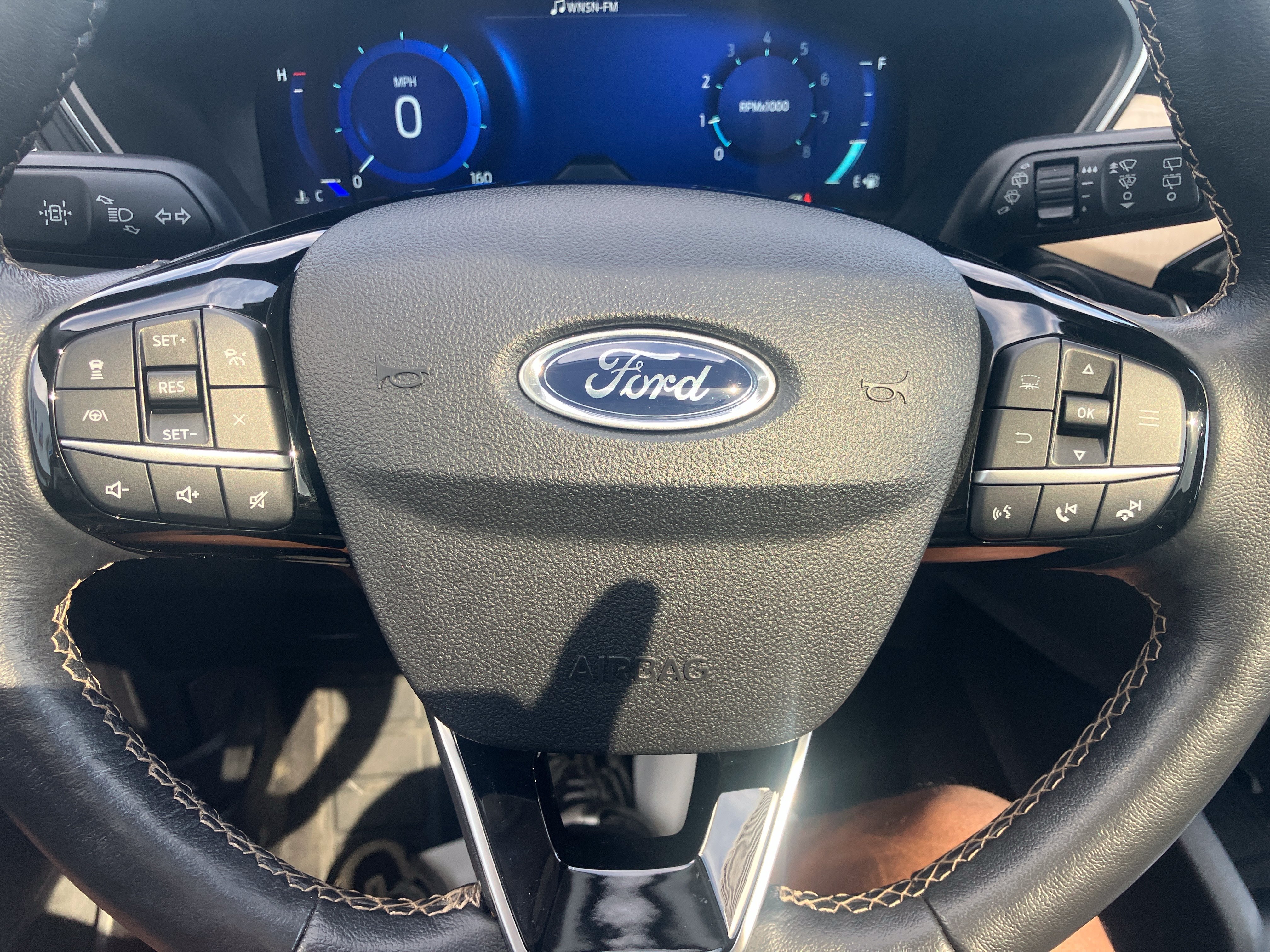 Certified 2022 Ford Escape Titanium w/ Titanium Elite Package AWD/4WD image 25