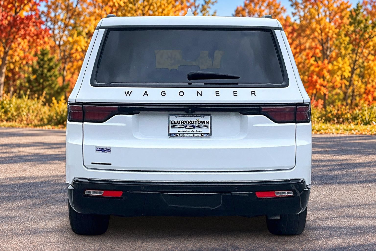 Used 2023 Jeep Wagoneer Series II AWD/4WD image 5