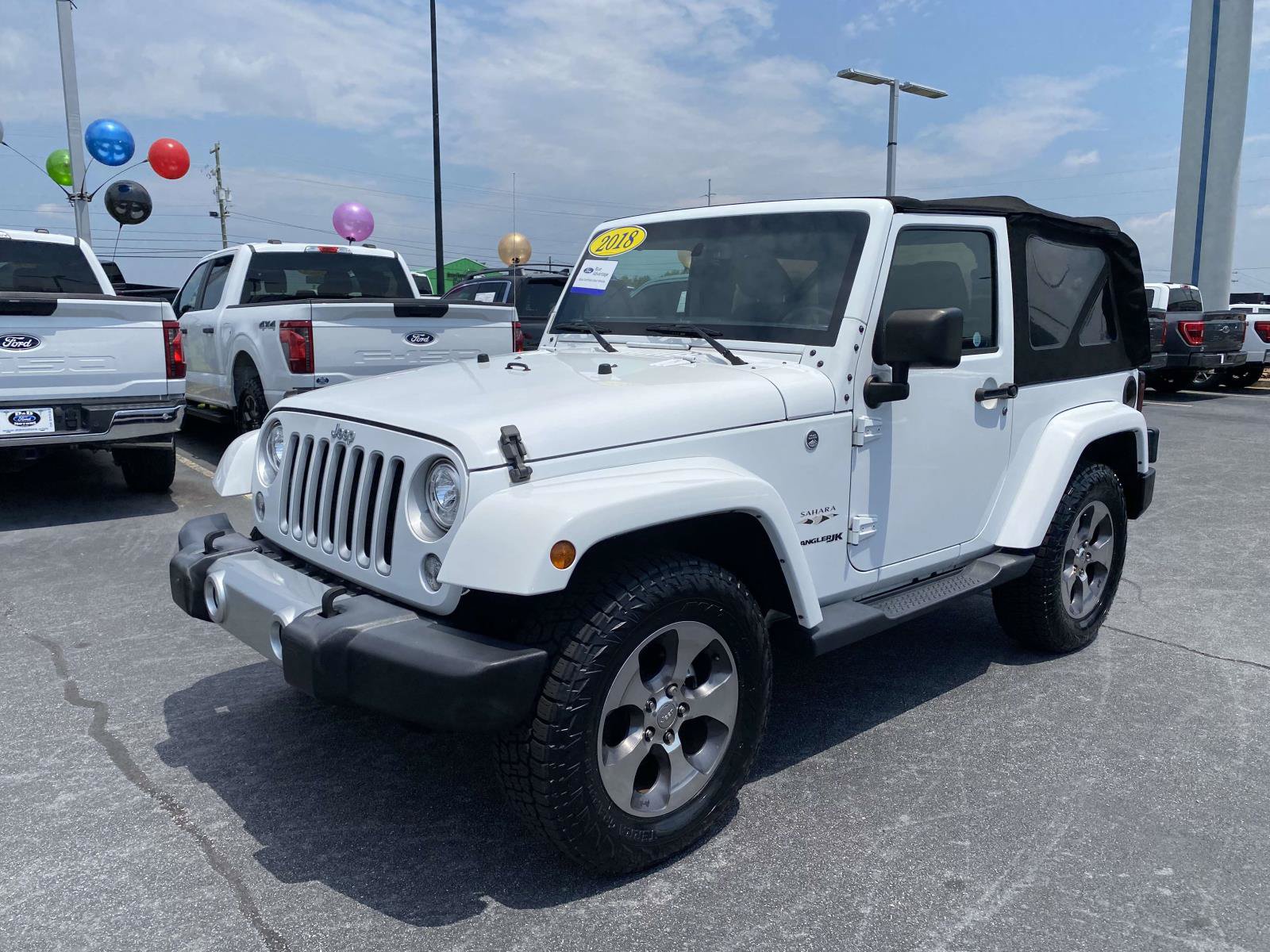 Used 2018 Jeep Wrangler Sahara w/ Connectivity Group AWD/4WD video 3
